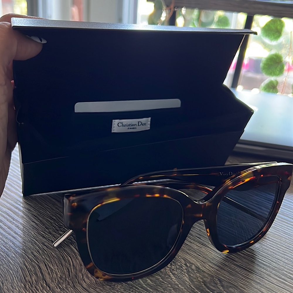 Original Dior Sunglass brand new| with box and warranty